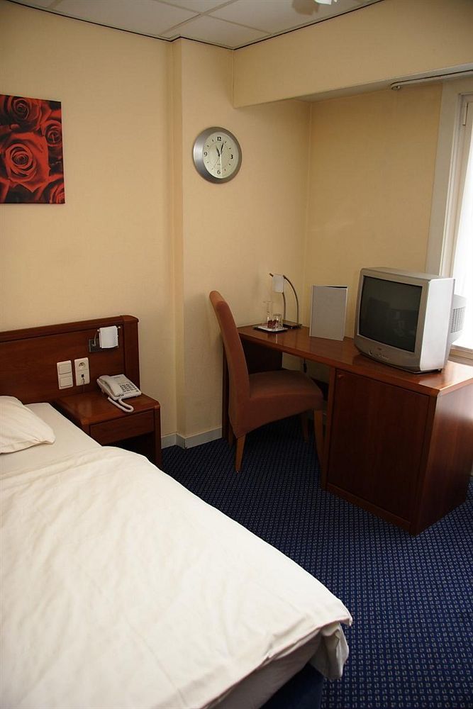 Hotel Royal Zelzate Bagian luar foto