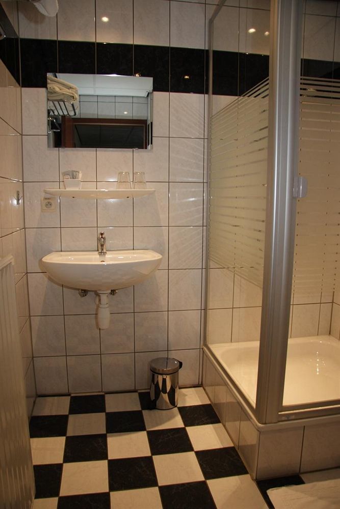 Hotel Royal Zelzate Bagian luar foto